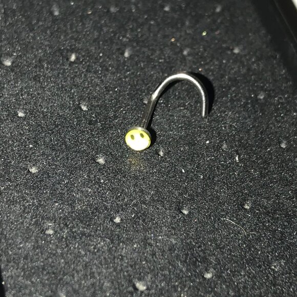 Smiley Face 18 Gauge C-shaped Nose Ring - Picture 4 of 5